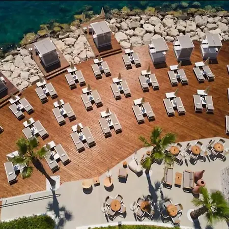 Azure *close To The Apartmán